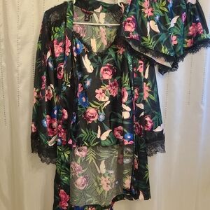 Victoria's Secret 3pc matching kimono, cami and shorts set.
